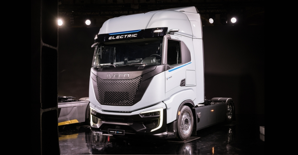 Renault Trucks launches E-Tech T 780: 660 km, e-axle architecture, 6-yr/720k-km battery warranty