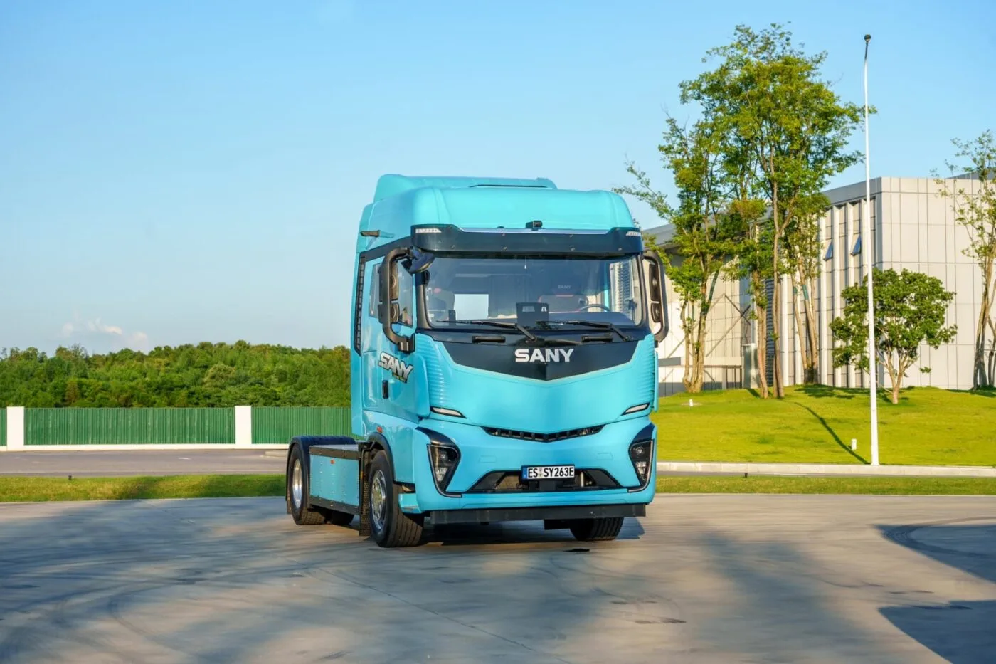 SANY publishes the e263's full European specification — 730 kW eAxle, CCS2 400 kW, 42t GCWR
